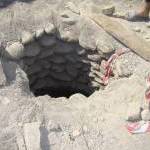 При подготовке места под фундамент для таунхаусов, были обнаружено несколько больших кувшинов («быркуы) разных веков и лаз в подземный ход… 