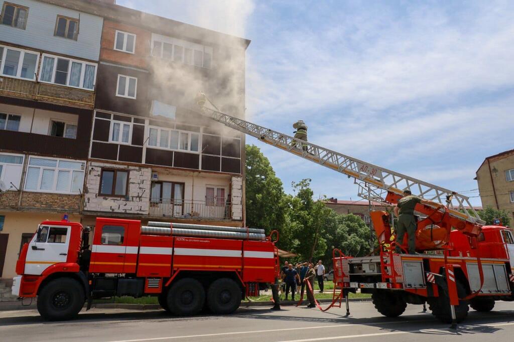 Житель Цхинвала, участвовавший в спасении мужчины от пожара, попал в ...