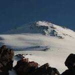Альпинисты из Южной Осетии и России совершили восхождение на Эльбрус