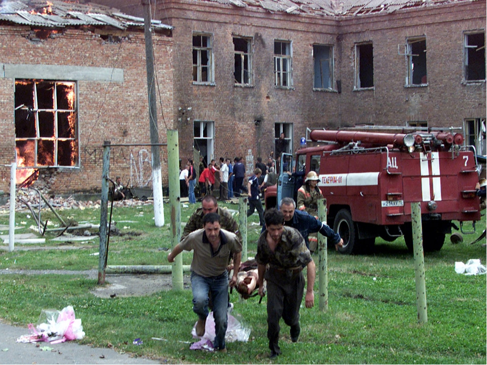 Теракт в беслане фото погибших