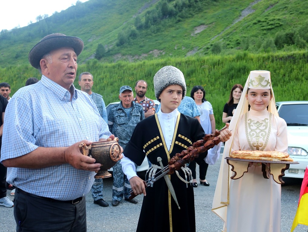 Осетинские обычаи три пирога