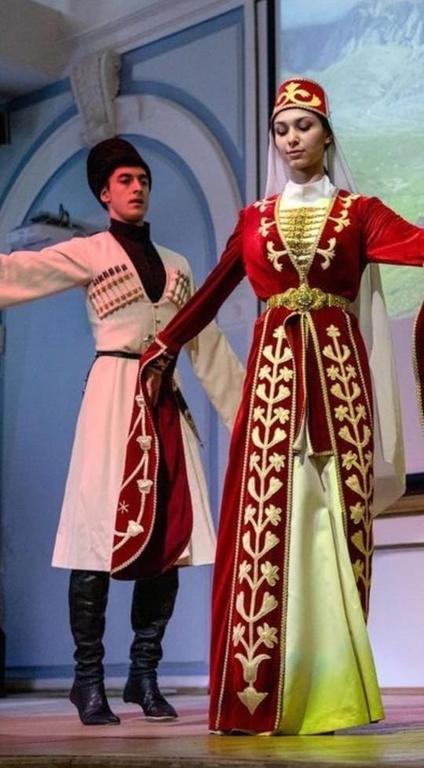 Осетинские танцы. Ансамбль симд. Симд цхинвал. Осетинская культура в москве. Симд осетинский танец.