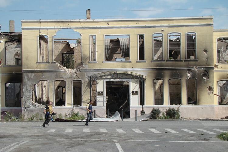 Здание разрушенного в дни августа 2008 года унивеситета